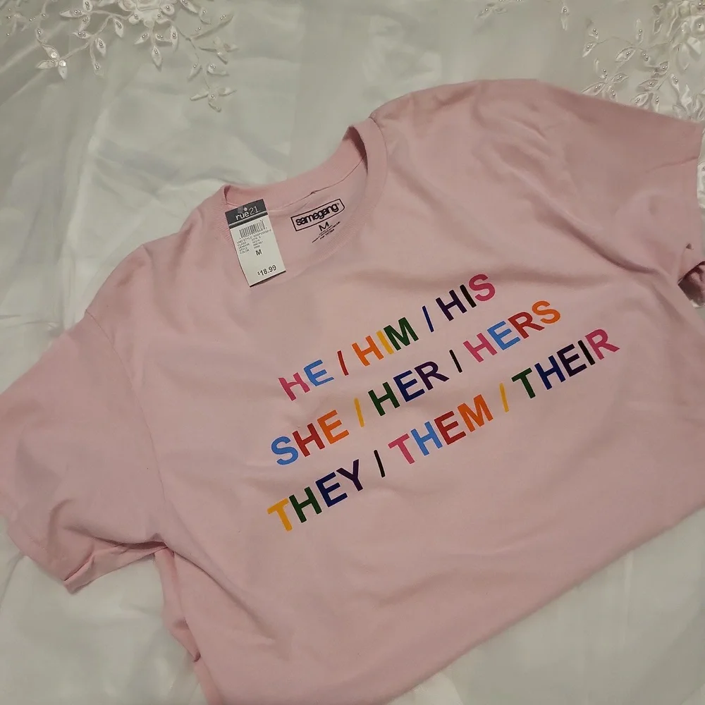 He She They short sleeved tee shirt - Picture 4 of 4
